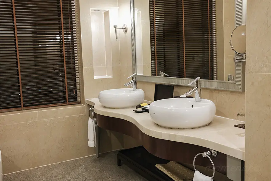ダナン マリオット リゾート＆スパ 客室紹介 水回り 洗面台と鏡